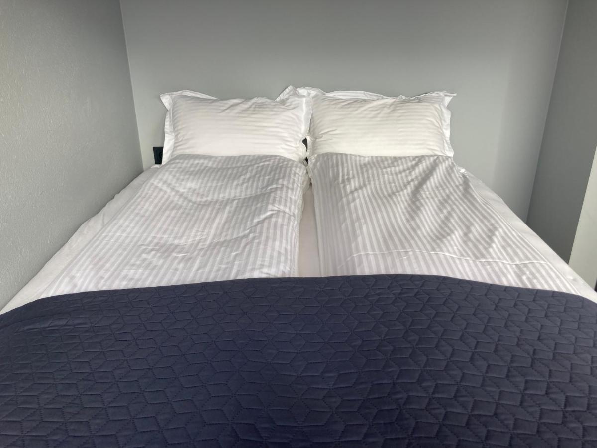 Tb Penthhouse Apartment Akureyri Bagian luar foto